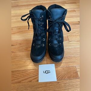 UGG Redwood Black Hiker Heeled Lace Up Ankle Waterproof Boots, Size 7 NEW